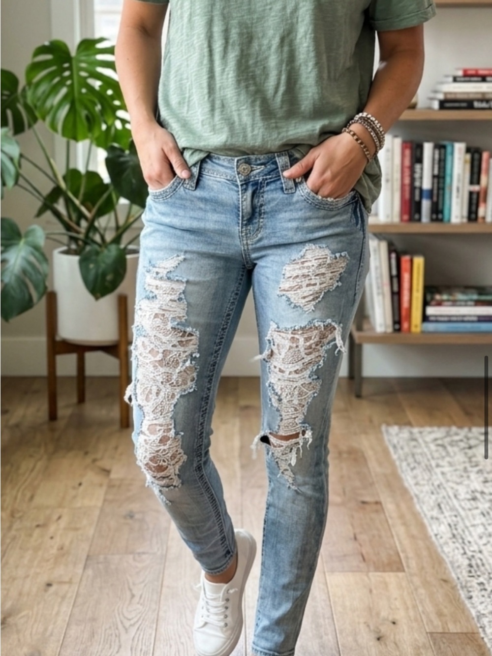 Silver Jeans Light Blue Distressed Lace-Insert Skinny Jeans - Women